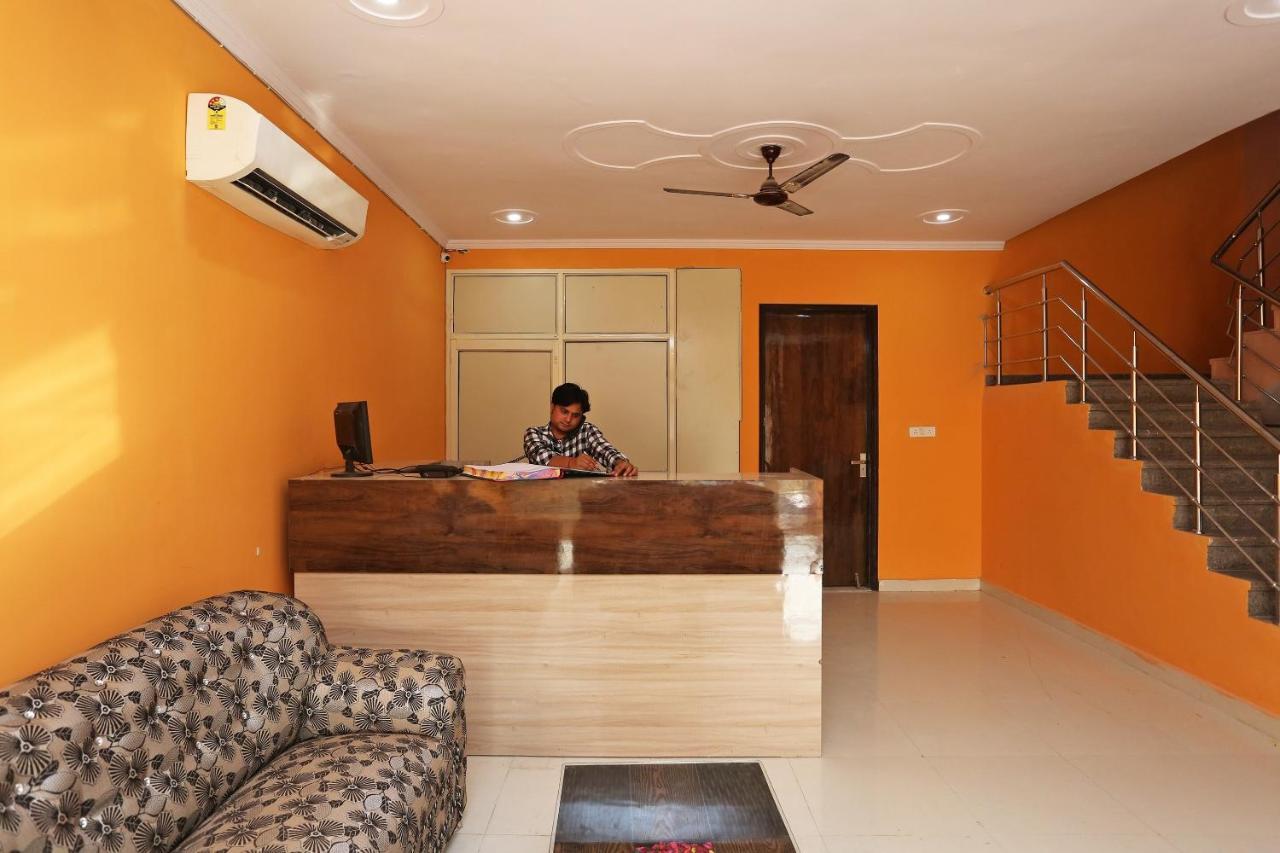 Oyo Rose Residency Near Dwarka Sector 9 Metro Station Hotel Nova Deli Exterior foto